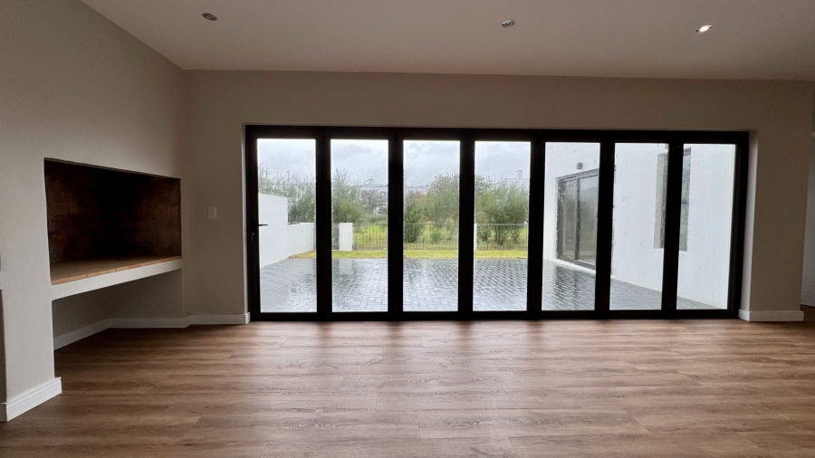3 Bedroom Property for Sale in Croydon Gardens Estate Western Cape